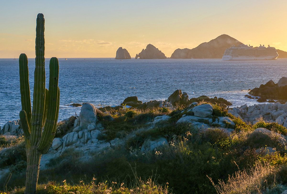 Los cabos desert and sea